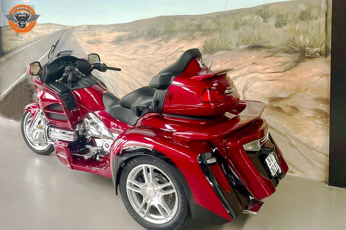 Bộ quây chân phía dưới cũng mang hiệu HANNIGAN .