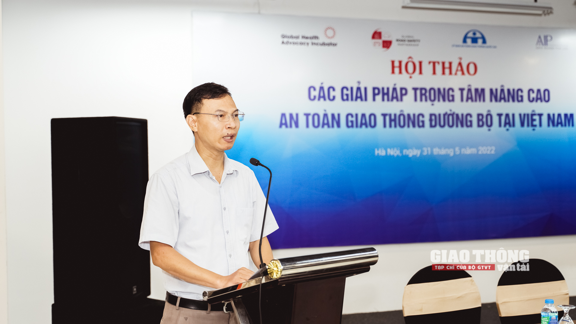 TS. Trần Hữu Minh - Chánh văn phòng Ủy ban ATGT Quốc gia phát biểu tại hội thảo