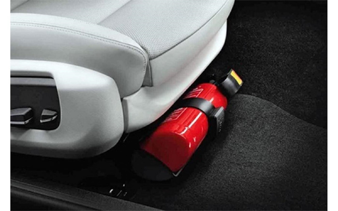 nen-dat-binh-chua-chay-cho-xe-o-to-o-dau-de-tranh-phat-no-58f-6472255