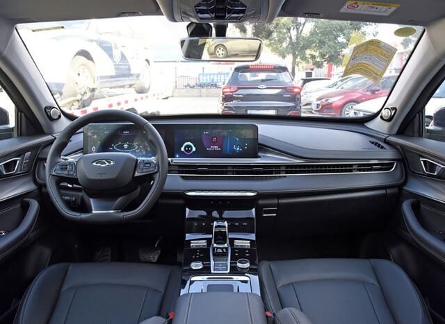 Nội thất rộng rãi và hiện đại.