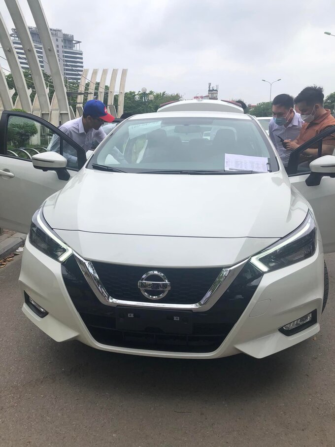 Nissan Almera 2022 sẽ đấu với các đối thủ cùng phân khúc sedan hạng B như: Toyota Vios, Hyundai Accent, Honda City,...