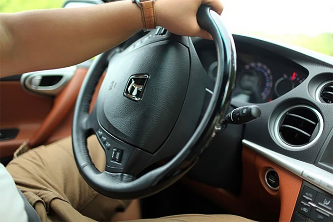 Thói quen đánh vô lăng với tốc độ nhanh sẽ làm hỏng hệ thống trợ lực lái điện

