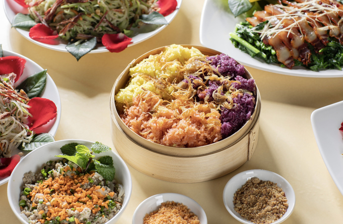 Nhà hàng Vân Sam mời gọi du khách thưởng thức các món ngon Tây Bắc