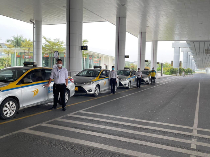 Trong thời điểm dịch Covid-19 còn phức tạp, đội ngũ lái xe của HP NOIBAI TAXI luôn tuân thủ các quy định về phòng chống dịch, bảo vệ cho bản thân và du khách
