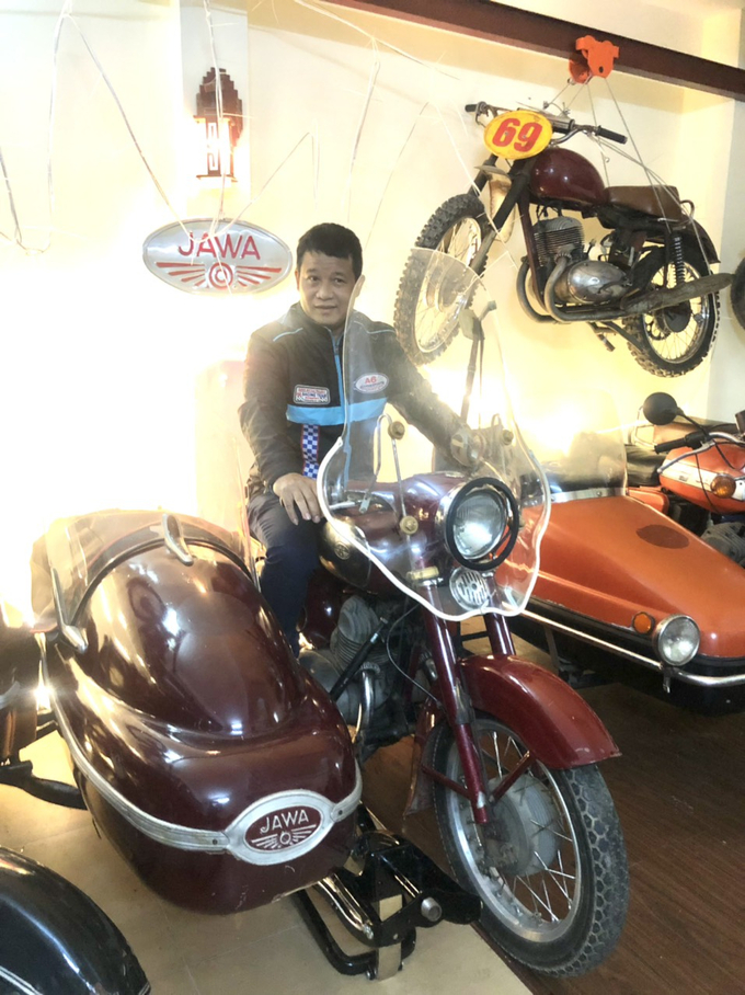 Mẫu Jawa Sidecar 360.