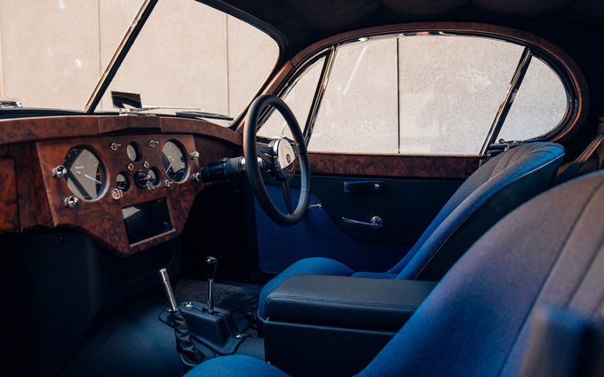 Buồng lái vẫn giữu nét cổ điển.