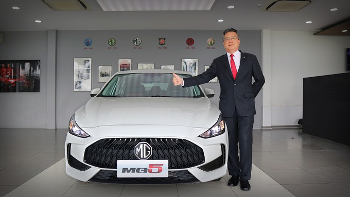 Phiên bản mới MG5 STD chào bán 300 suất đặc biệt đầu tiên với giá chỉ 509 triệu đồng.