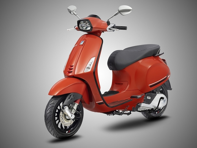 Vespa Primavera có chiều cao yên mới thấp hơn 30mm so với phiên bản tiền nhiệm.