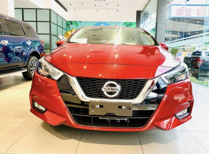 Nissan Almera 2022 bắt đầu xuất hiện tại đại lý.