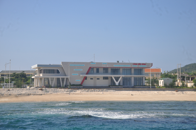 Nhà điều hành cảng Bến Đình