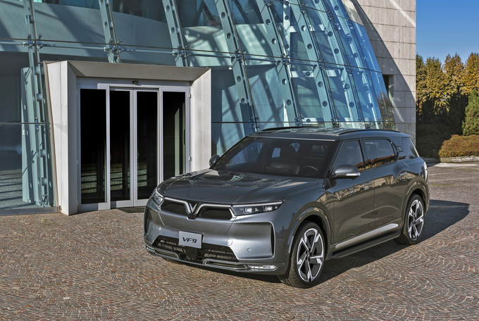 VinFast VF9 có mức tăng cao nhất lên đến 64.800.000 đồng tuỳ phiên bản. 