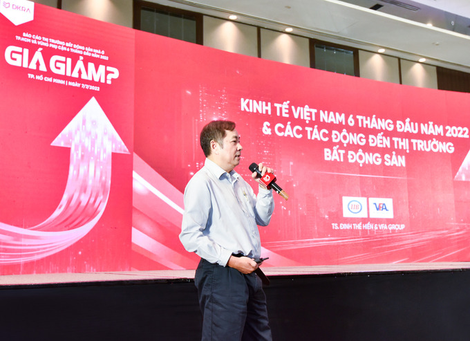 TS Đinh Thế Hiển - Chuyên gia kinh tế trình bày tình hình kinh tế vĩ mô Việt Nam 6 tháng cuối năm 2022 và những tác động đến thị trường bất động sản.