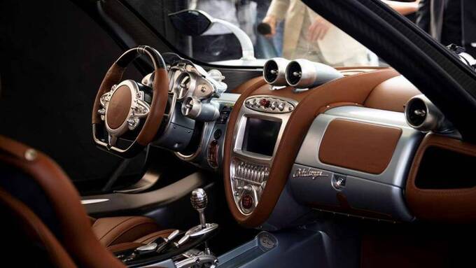 Chiếc siêu xe triệu đô Pagani Huayra Codalunga này khi chạy thử đã thu hút sự quan tâm của giới mê xe