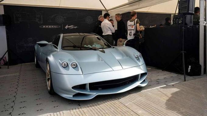 Pagani Huayra Codalunga chỉ được sản xuất 5 xe trên toàn thế giới, đi kèm với đó là mức giá tới 7,35 triệu USD