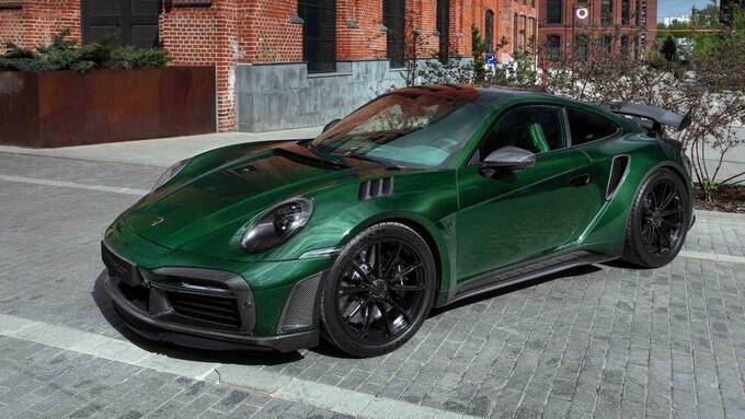 Gói độ này có tổng cộng 84 chi tiết mới lắp đặt cho xe được làm bằng sợi carbon cao cấp với độ hoàn thiện cao