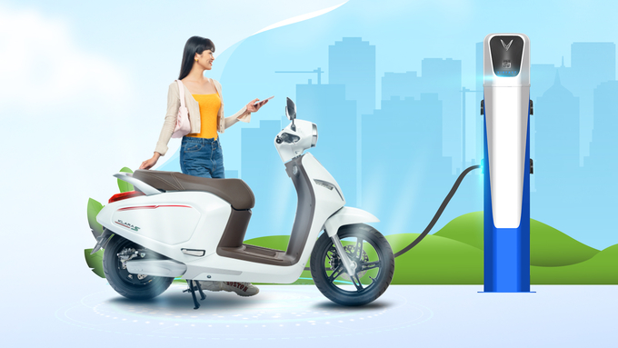Việc “tiếp nhiên liệu” từng là băn khoăn của nhiều người khi quyết định chọn mua xe máy điện.