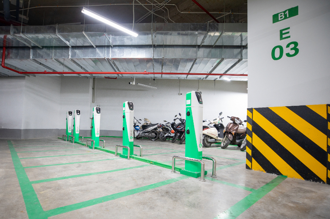 Trạm sạc tại một khu hầm để xe.