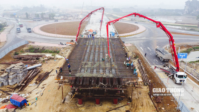 Thi công cao tốc Bắc - Nam đoạn Mai Sơn - QL45