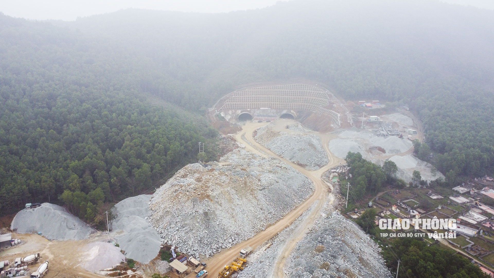 Thi công hầm Thung Thi trên cao tốc Mai Sơn - QL45 thuộc cao tốc Bắc - Nam phía Đông