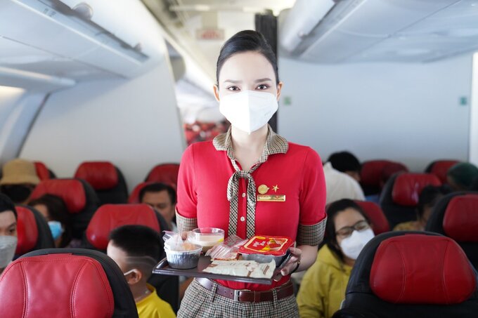 Vietjet được vinh danh dựa trên các tiêu chí mạng bay rộng khắp, giá vé hấp dẫn, dịch vụ trên chuyến bay đầy đủ... 