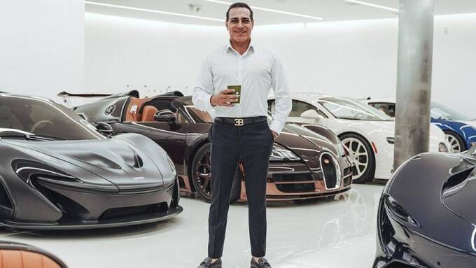 Xe được trang bị động cơ V8, Biturbo, sản sinh công suất tối đa 720 mã lực, cao hơn 143 mã lực, giá bán 2,73 triệu USD