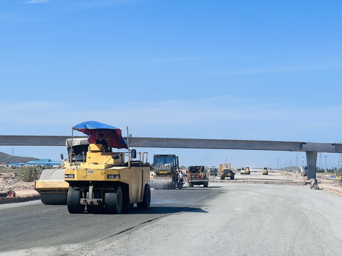 Thi công cao tốc Bắc - Nam đoạn Vĩnh Hảo - Phan Thiết