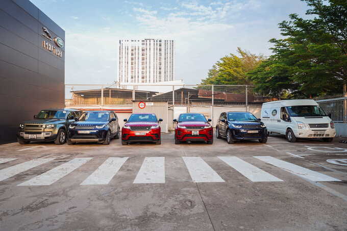 	Kiểm tra xe tổng quát miễn phí và cập nhật các phần mềm mới nhất (eVHC) (nếu có) từ Jaguar Lan Rover toàn cầu. 