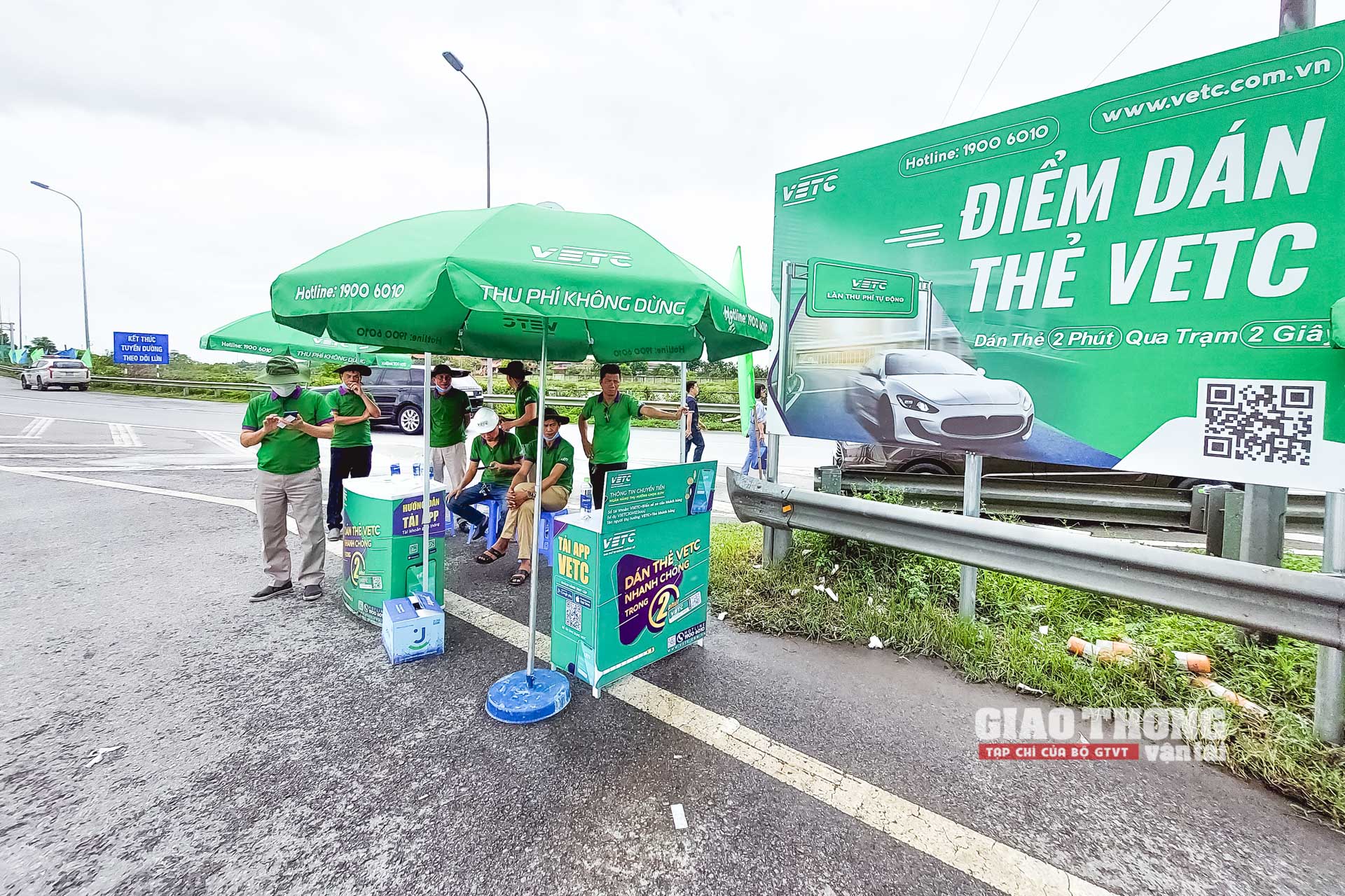 Điểm dán thẻ VETC tại Trạm thu phí Cao Bồ, tuyến cao tốc Cầu Giẽ - Ninh Bình