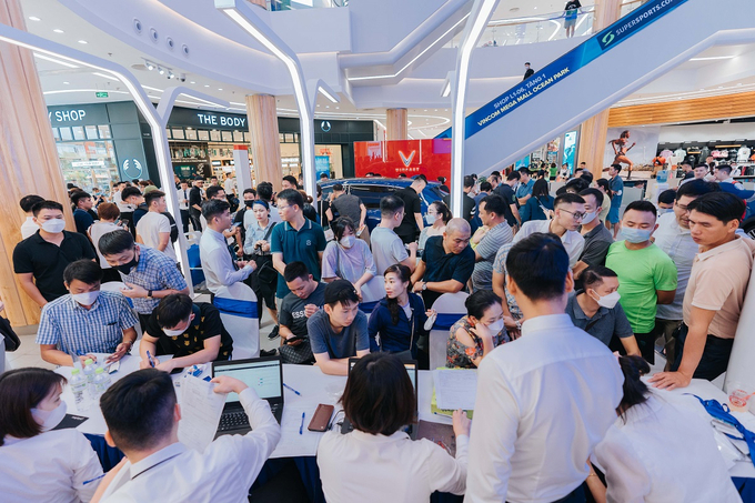 Ngày hội “Nhà xanh xe điện – Mở lối tương lai” tại Hà Nội không còn chỗ trống.