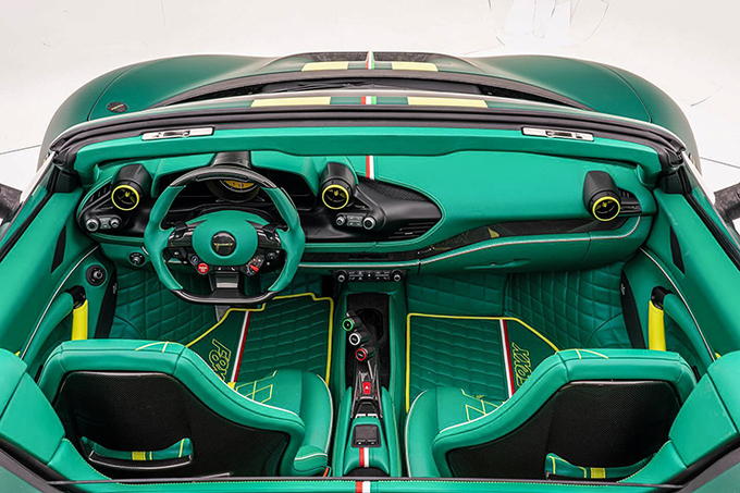 Nội thất cũng hút hồn người với đường nét mạnh mẽ, phóng khoáng