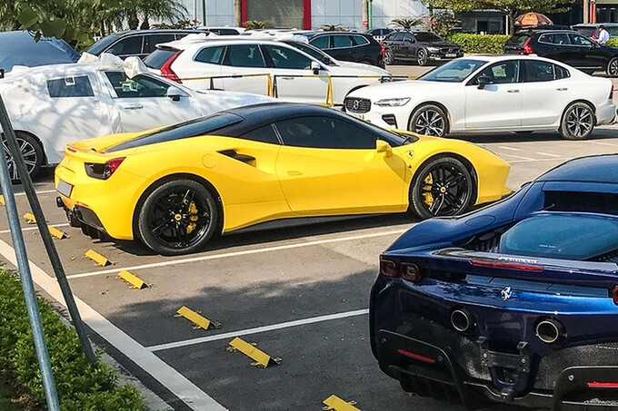 Cũng từ vụ siêu xe Ferrari làm dịch vụ không chính hãng cho thấy tại Việt Nam tình trạng này vẫn còn bất cập. 