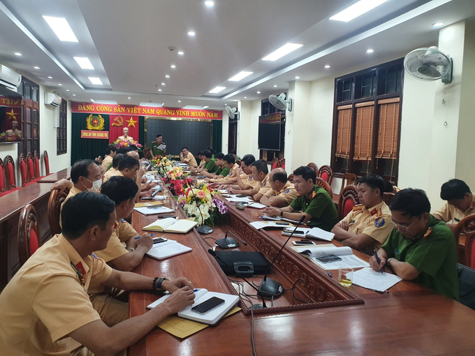 Hội nghị sơ kết 1 tháng cao điểm kiểm tra, xử lý các hành vi vi phạm TTATGT trên địa bàn tỉnh. Ảnh: CAQT