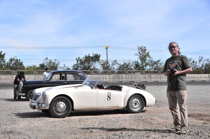 Hai tác giả: anh Dzung Tran  và anh BinhthanhNguyen trong một buổi chụp hình.