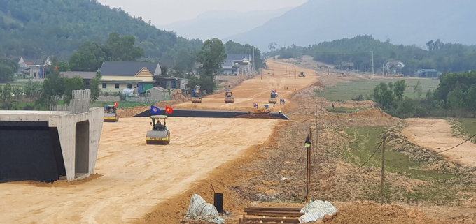 Thi công cao tốc Bắc - Nam đoạn QL45 - Nghi Sơn