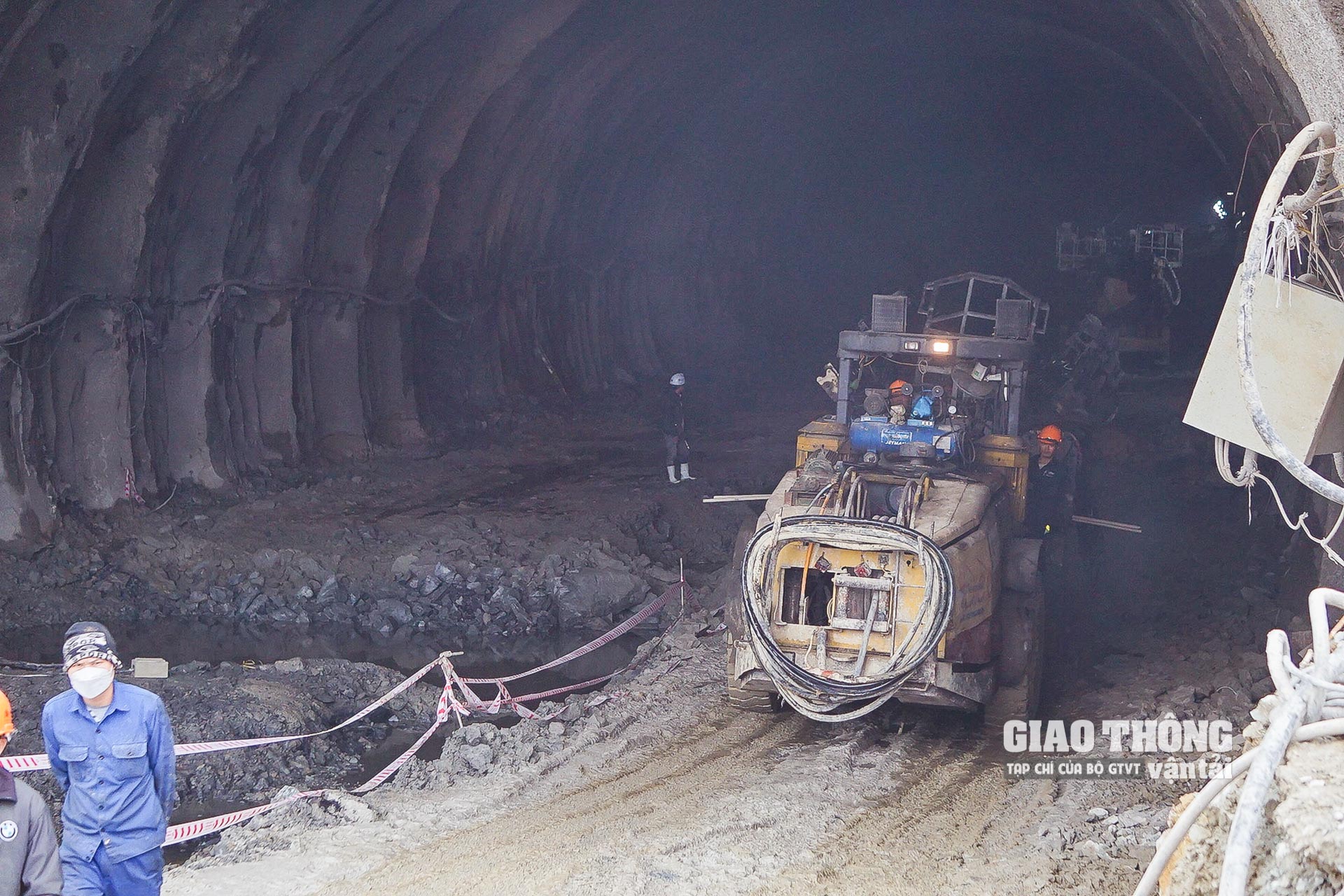 Thi công hầm Thung Thi trên cao tốc Mai Sơn - QL45