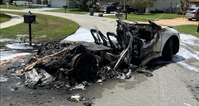 Đây đã là lần thứ tư mẫu xe Jaguar I-Pace  này tự bốc cháy.