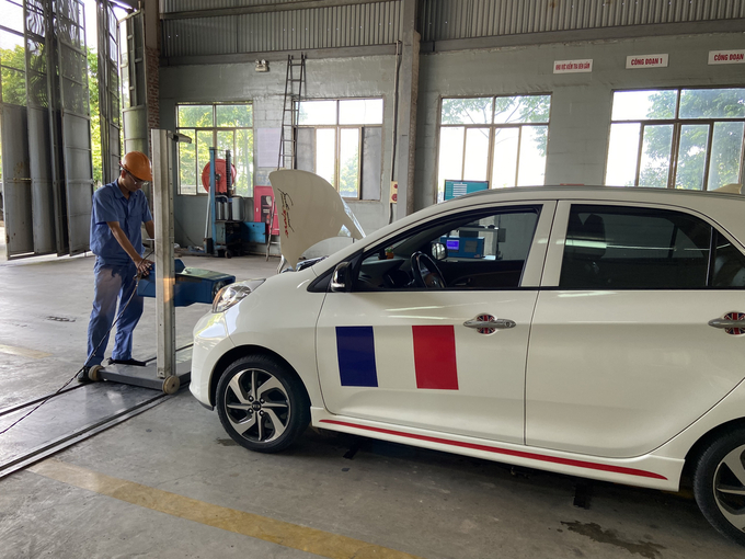 Kiểm định phương tiện tại Trung tâm Đăng kiểm xe cơ giới 29-15D Hà Nội.