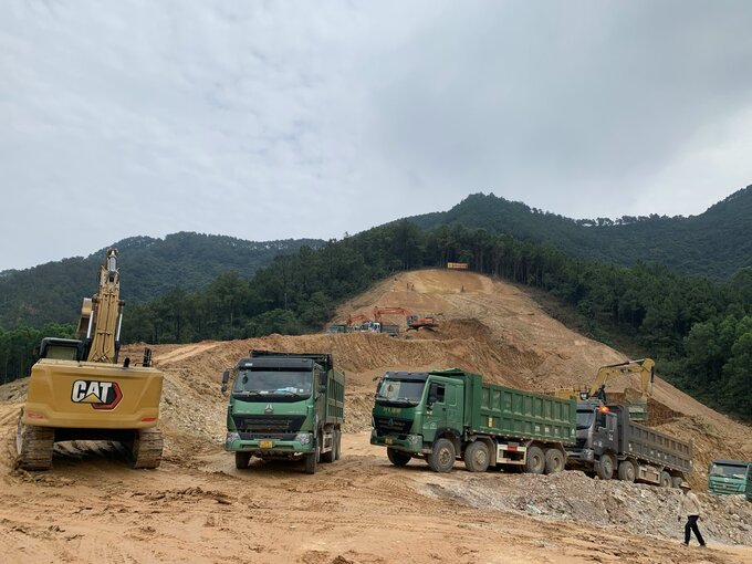 Hợp đồng 3 dự án PPP cao tốc Bắc - Nam được chốt cứng ngay từ đầu theo đơn giá cố định (trong ảnh: Thi công hầm Thần Vũ tại dự án PPP cao tốc Diễn Châu - Bãi Vọt)