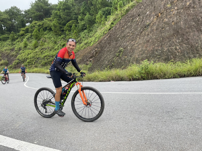 Anh Đạt với chiếc xe trị giá gần 90 triệu đồng.