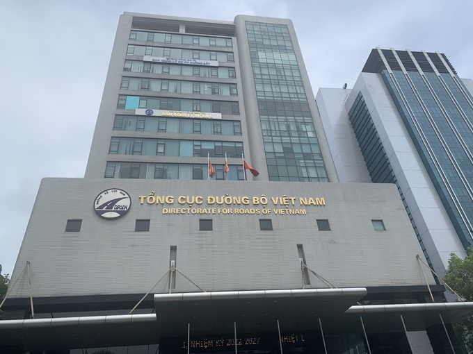 Đối với Tổng cục Đường bộ Việt Nam, Bộ trưởng Nguyễn Văn Thể yêu cầu đơn vị này chủ trì, phối hợp với các cơ quan, đơn vị liên quan xây dựng dự thảo cơ cấu tổ chức, chức năng, nhiệm vụ sau khi tổ chức lại Tổng cục Đường bộ Việt Nam để có thể trình phê duyệt được ngay khi dự thảo Nghị định quy định chức năng, nhiệm vụ, quyền hạn và cơ cấu tổ chức của Bộ GTVT được Chính phủ ban hành.
