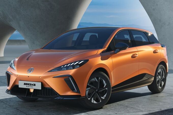 MG4 hatchback chạy điện tại thị trường châu Âu sẽ có giá niêm yết dao động từ 31.300-34.300 USD (khoảng 731 – 802 triệu đồng).