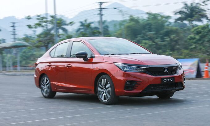 Honda City giảm giá mạnh tháng Ngâu, hi vọng  vượt mặt Toyota Vios.