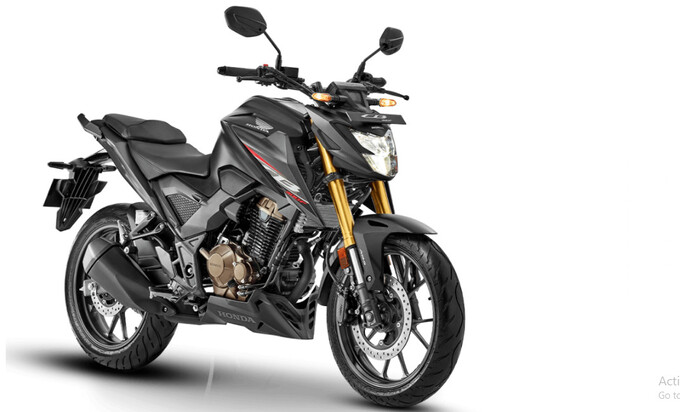 Honda CB300F 2022 ra mắt với 2 phiên bản DLX và DLX Pro. 