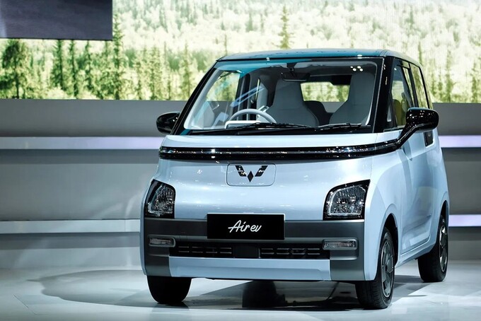 Wuling Air ev 2022 tạo điểm nhấn là dải đèn LED định vị ban ngày.
