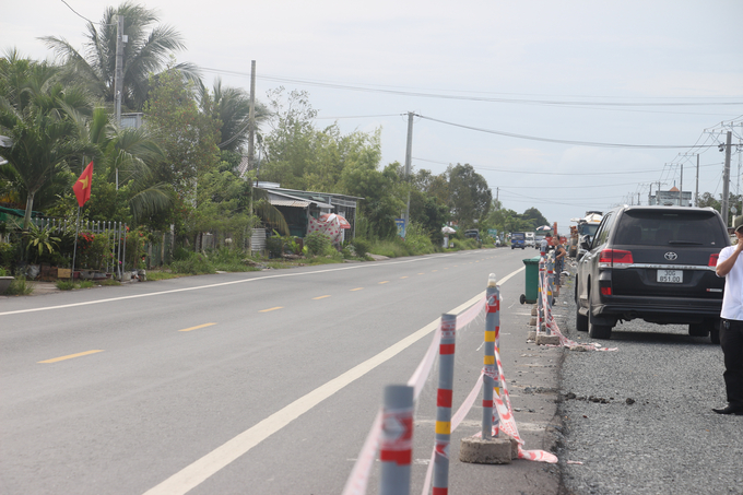 Khu vực thi công của dự án rất đông phương tiện lưu thông mỗi ngày 