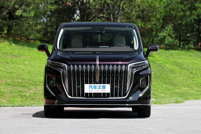 Hongqi HQ9 được dự đoán sẽ là đối thủ cạnh tranh của Toyota Alphard, Denza D9, Voyah Dreamer và Buick GL8 Avenir ở thị trường Trung Quốc.