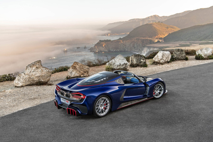 Venom F5 Roadster có trị giá 3 triệu USD.