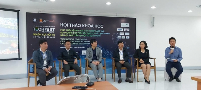 Làng địa phương