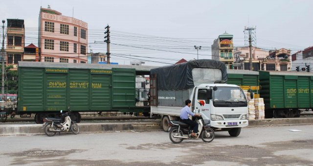 phoca_thumb_l_xep-do-hang-vao-xe-25tan