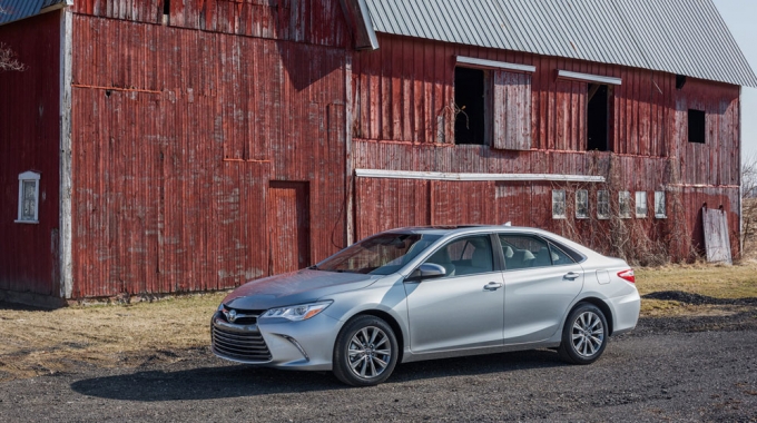 2015-Toyota-Camry-13